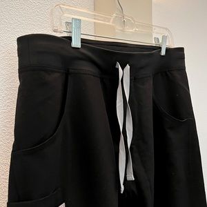 Barely worn Cargo Figs Scrub Bottoms